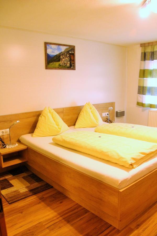 Haus Waldheim Hotel Sankt Leonhard im Pitztal Bagian luar foto