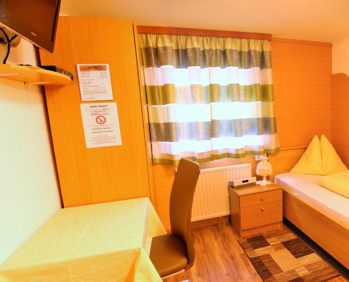 Haus Waldheim Hotel Sankt Leonhard im Pitztal Bagian luar foto