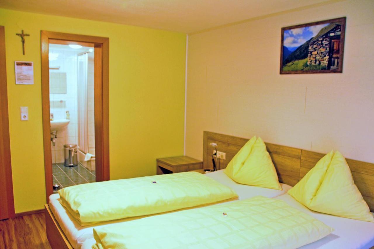 Haus Waldheim Hotel Sankt Leonhard im Pitztal Bagian luar foto