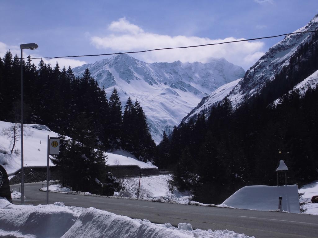 Haus Waldheim Hotel Sankt Leonhard im Pitztal Bagian luar foto