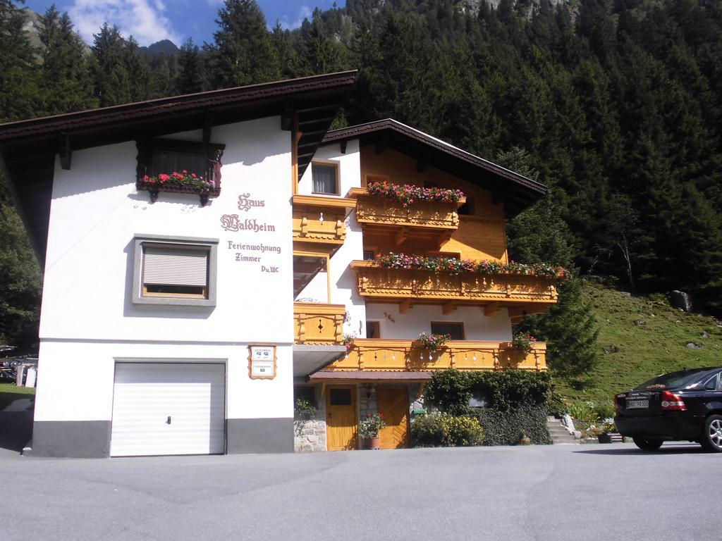 Haus Waldheim Hotel Sankt Leonhard im Pitztal Bagian luar foto